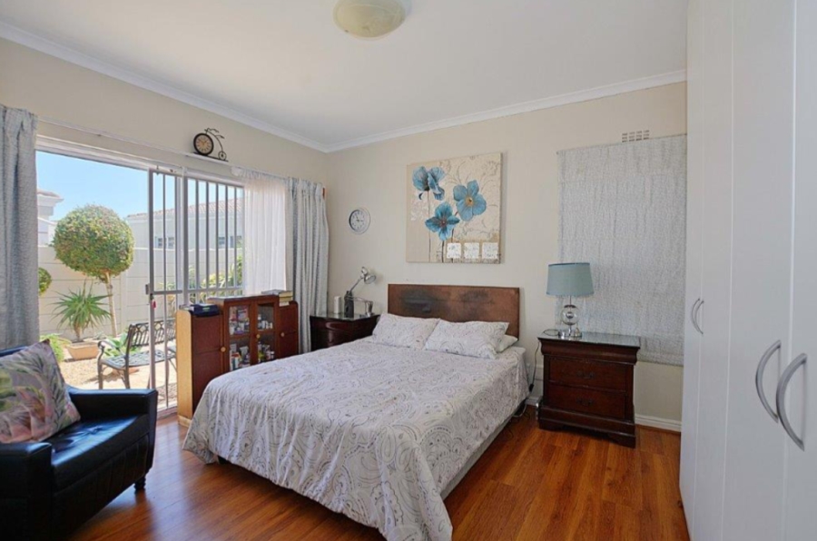 3 Bedroom Property for Sale in Sunningdale Western Cape